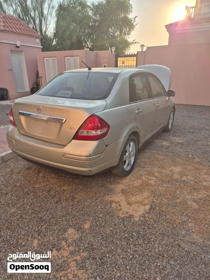 Nissan Tiida 2012 photo 3
