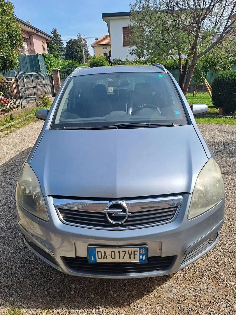 Opel Zafira 2006 photo 2