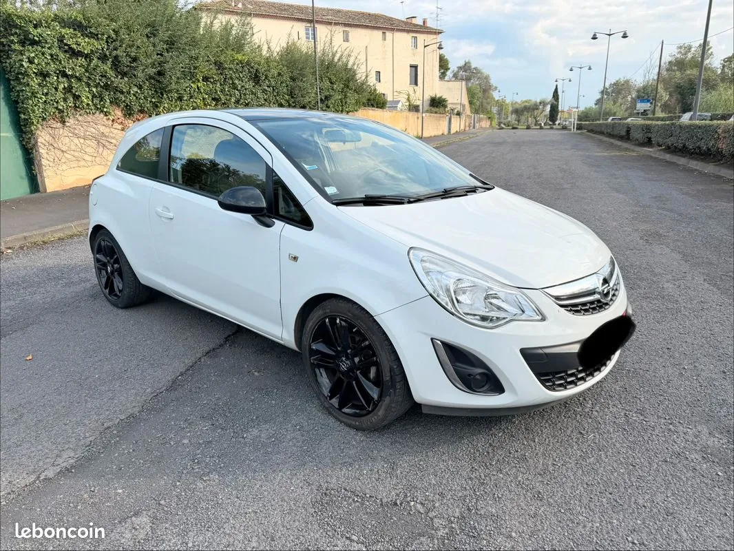 Opel Corsa 2012 photo 2