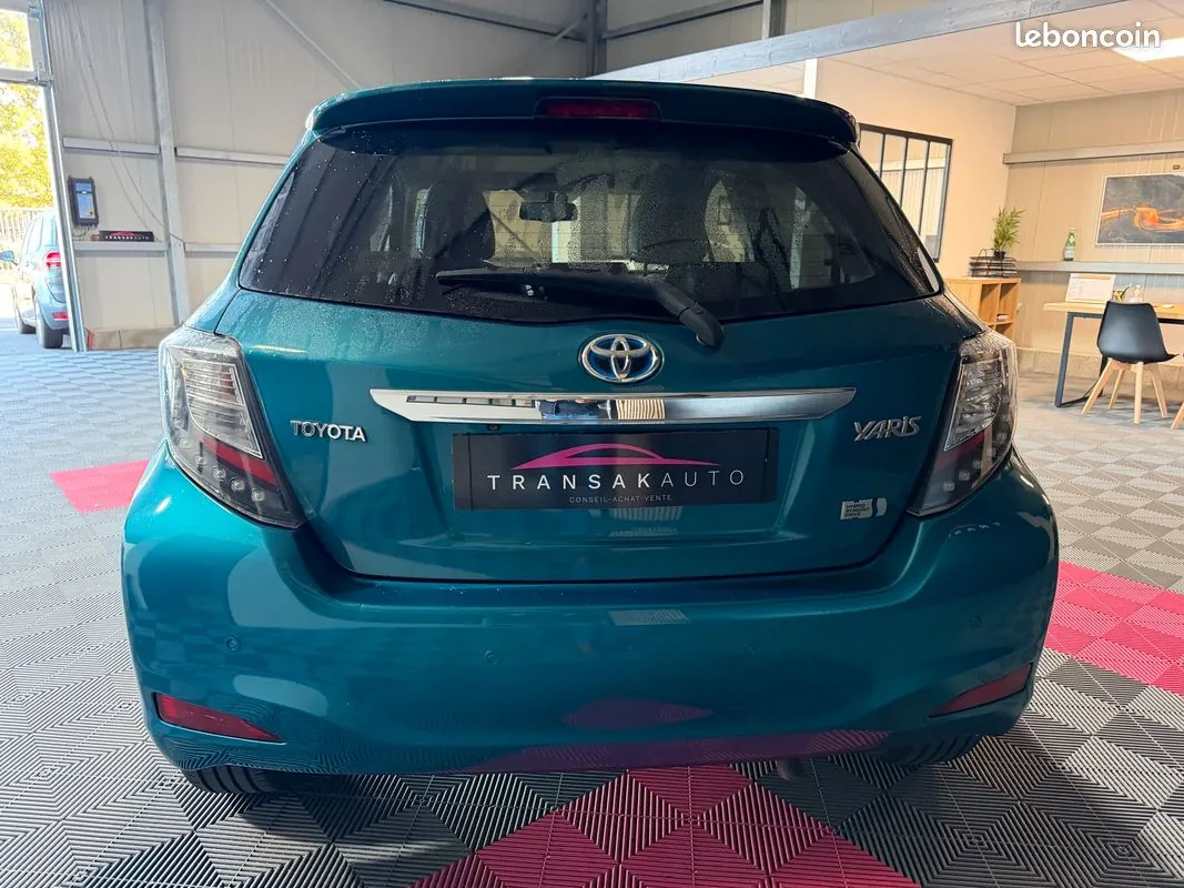 Toyota Yaris 2014 photo 4