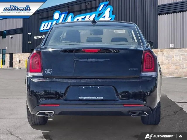 Chrysler 300 2022 photo 4