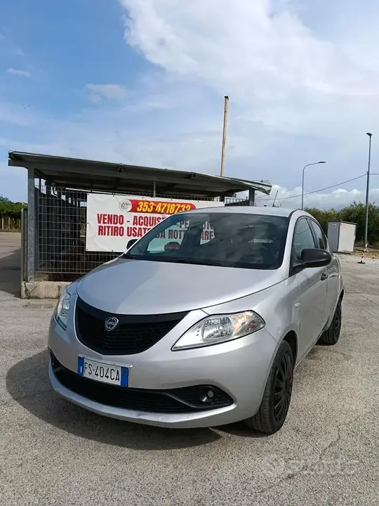 Lancia Ypsilon