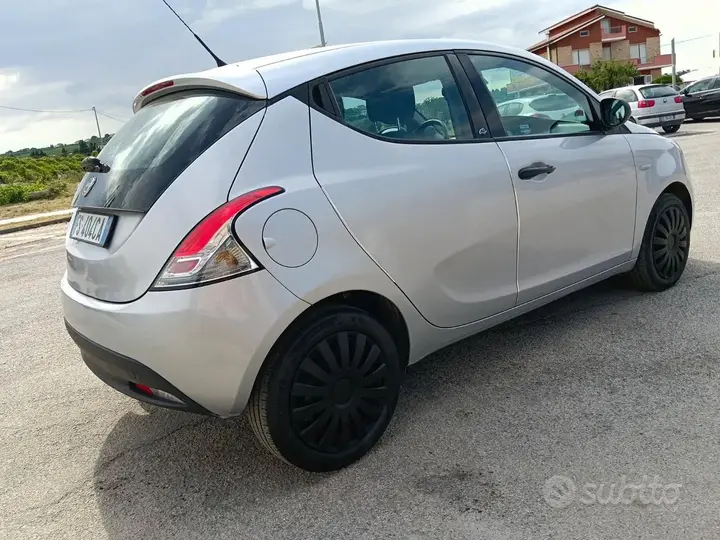 Lancia Ypsilon 2018 photo 3