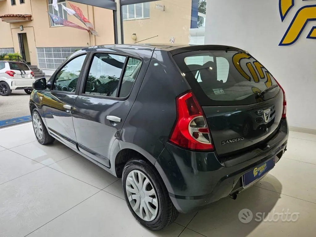 Dacia Sandero 2012 photo 3
