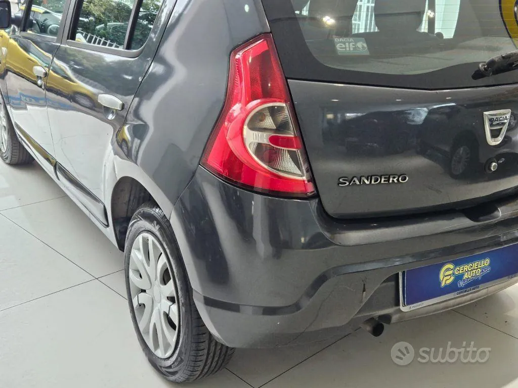 Dacia Sandero 2012 photo 2