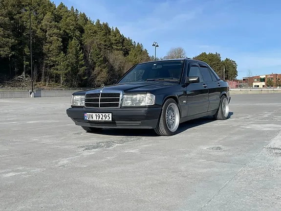 Mercedes-Benz 190 E