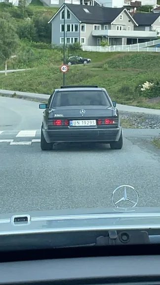 Mercedes-Benz 190 E 1989 photo 2