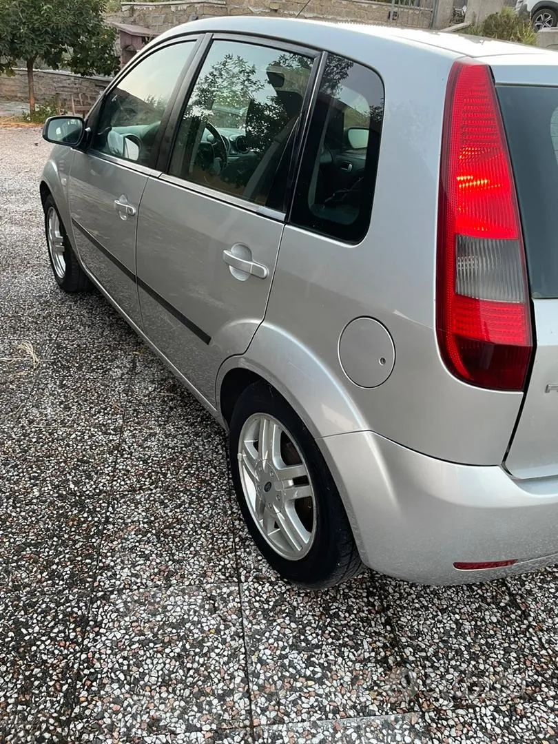 Ford Fiesta 2005 photo 4