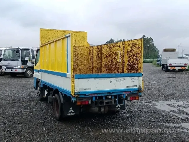 Mitsubishi Canter 2013 photo 3