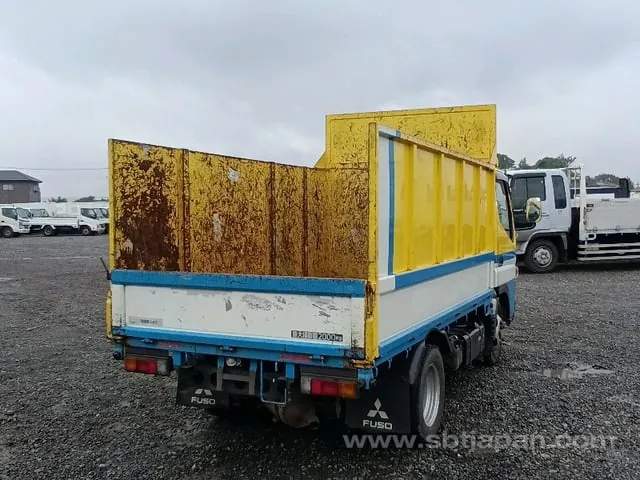 Mitsubishi Canter 2013 photo 4