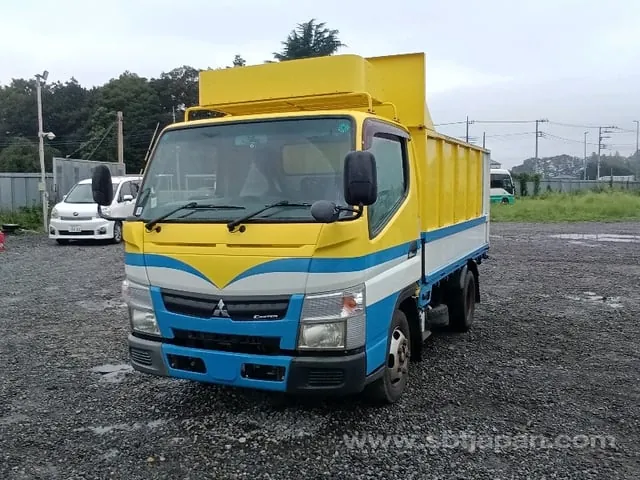Mitsubishi Canter 2013 photo 2