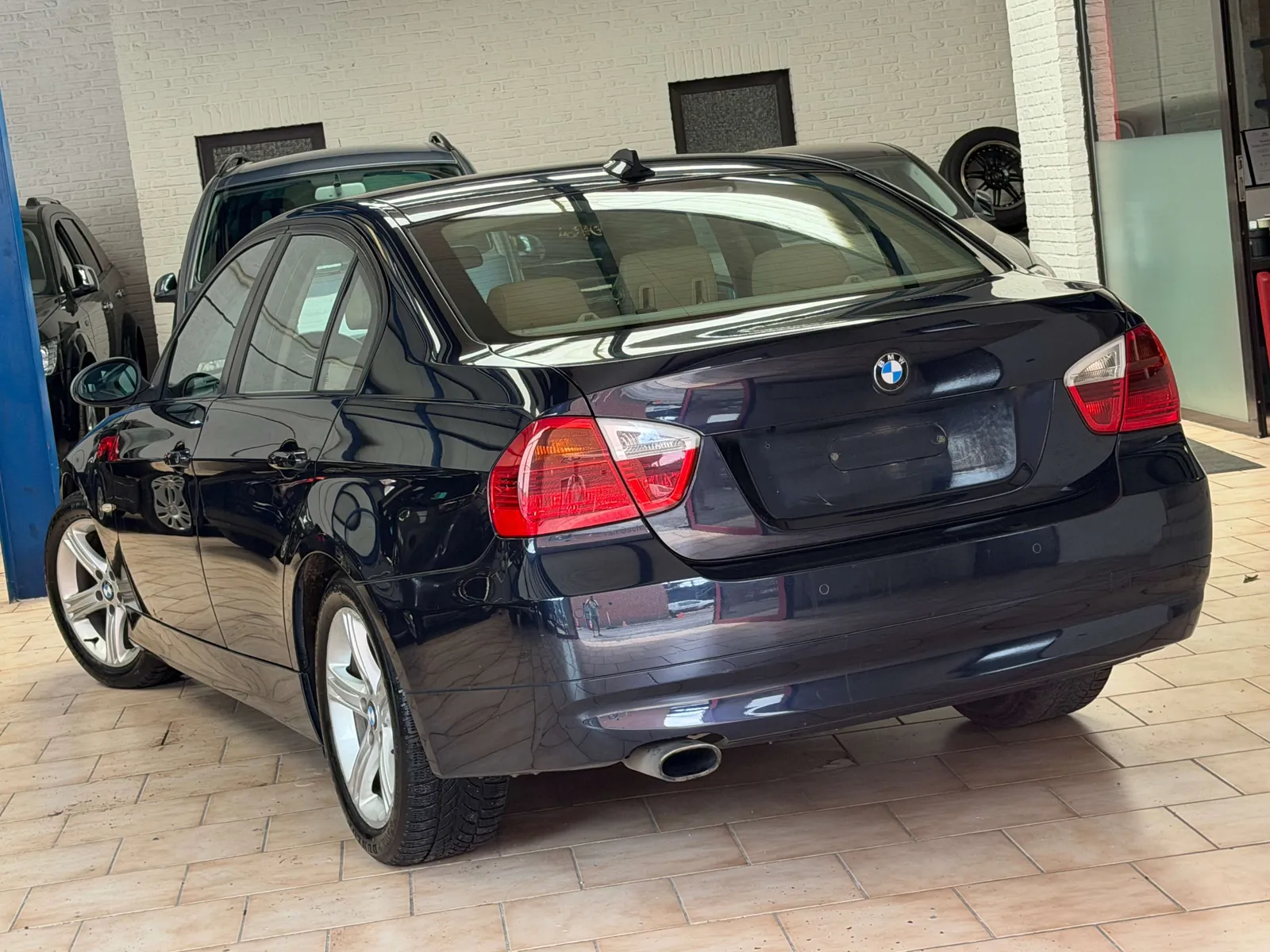 BMW 318D 2008 photo 4