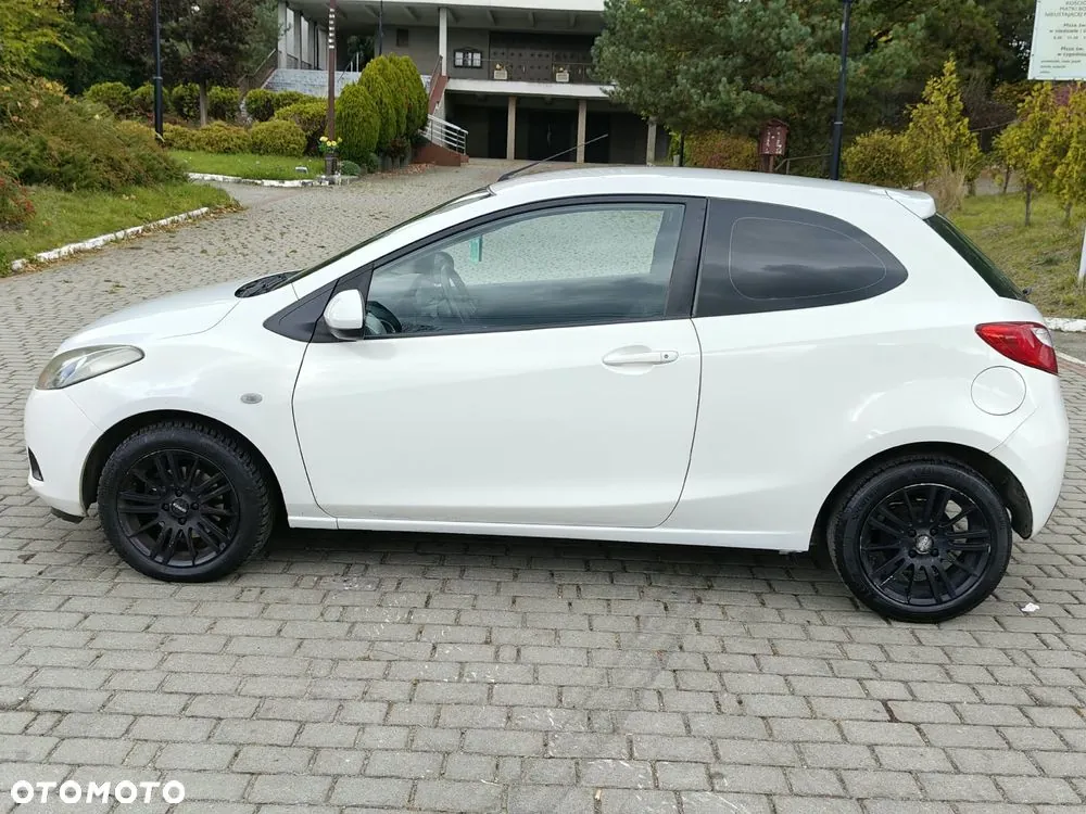 Mazda 2 2008 photo 4
