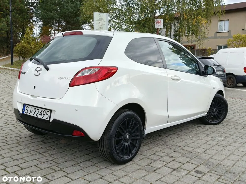 Mazda 2 2008 photo 3