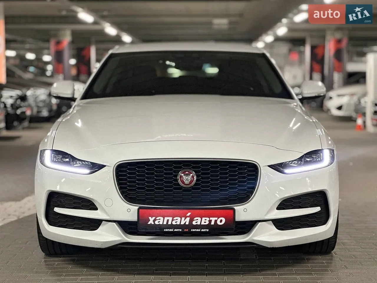 Jaguar Xe 2020 photo 2