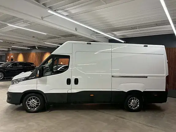 Iveco Daily 2022 photo 2