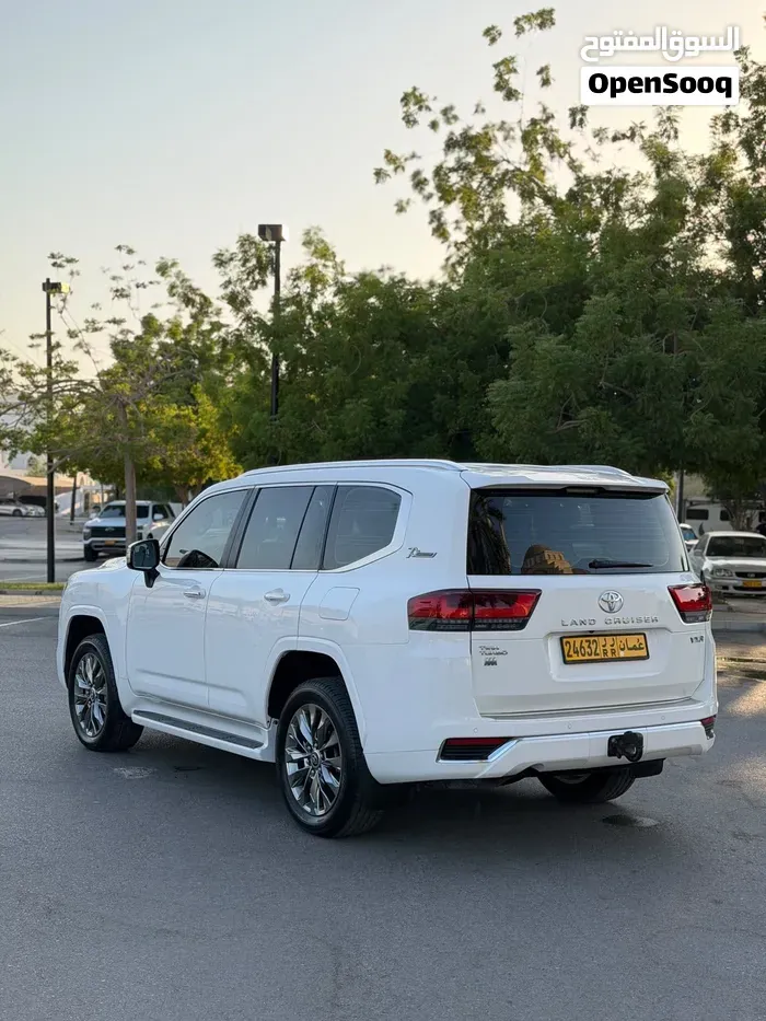 Toyota Land Cruiser 2022 photo 3
