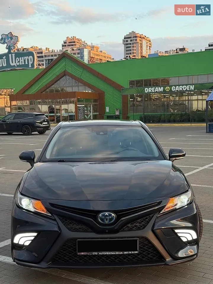 Toyota Camry 2019 photo 2