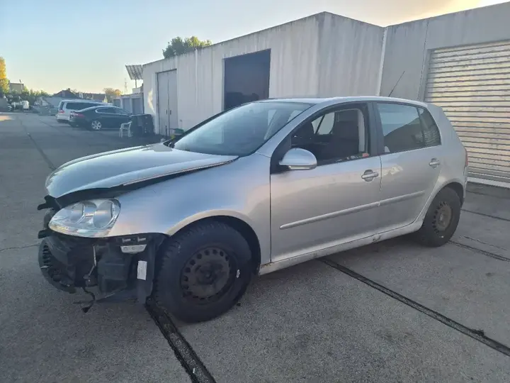 Volkswagen Golf 2005 photo 2