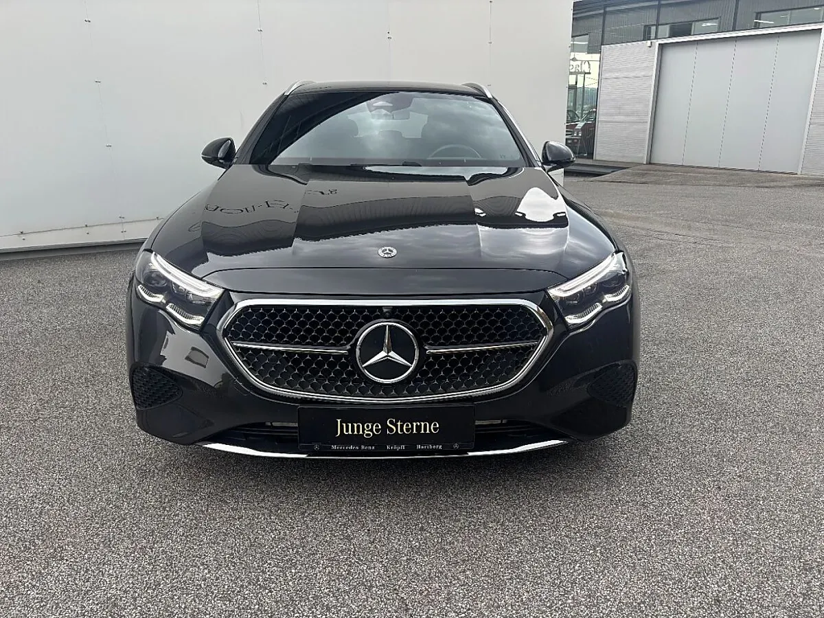 Mercedes-Benz E-Class 2025 photo 3