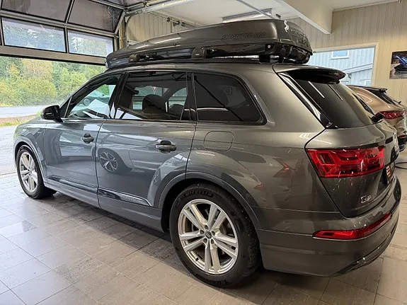 Audi Q7 2017 photo 4