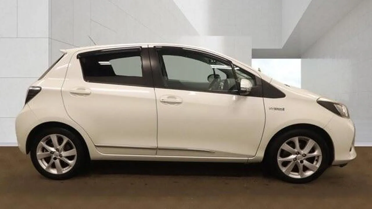 Toyota Yaris 2013 photo 5