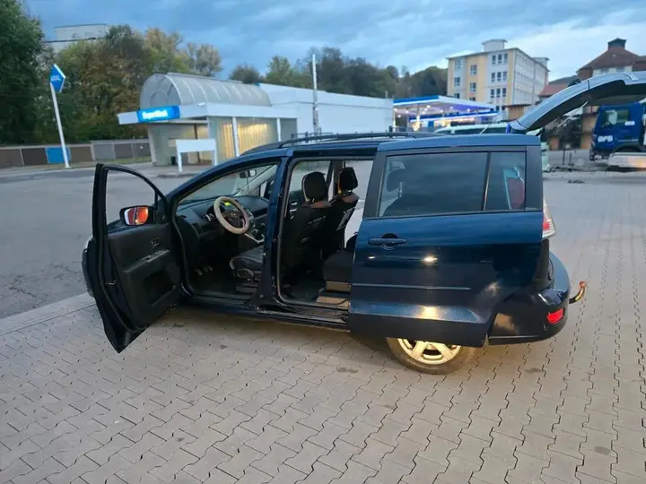 Mazda 5