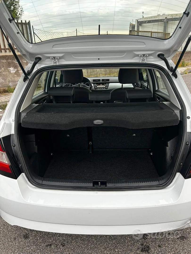 Skoda Fabia 2016 photo 5