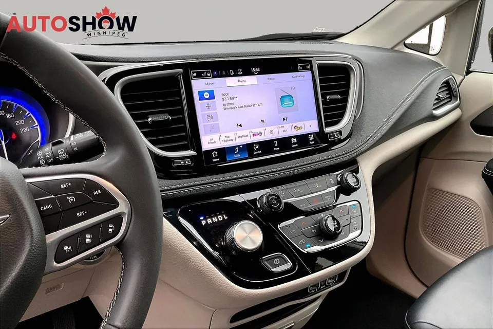 Chrysler Pacifica 2024 photo 5