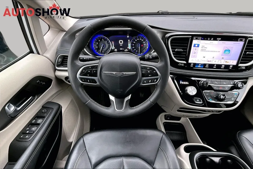 Chrysler Pacifica 2024 photo 3