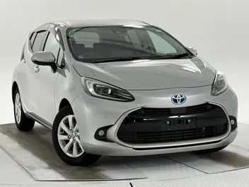 Toyota Aqua 2025 photo 2