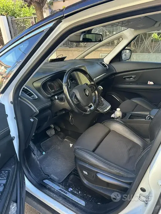 Renault Grand Scénic 2017 photo 4