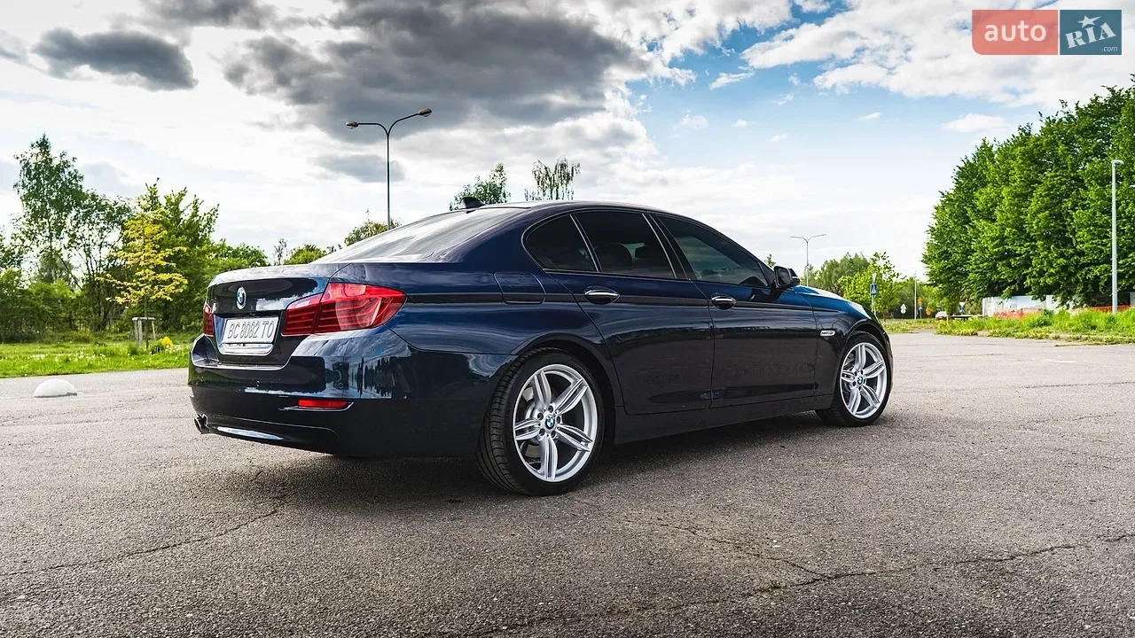 BMW 5 Series 2013 photo 2
