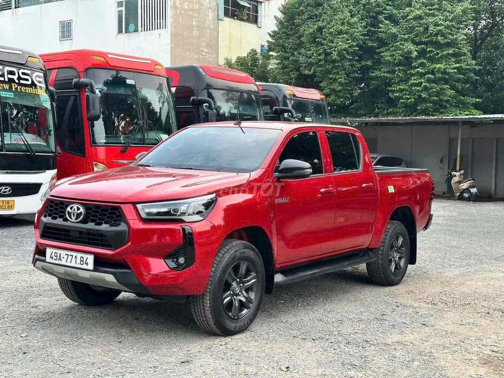 Toyota Hilux 2025 photo 2