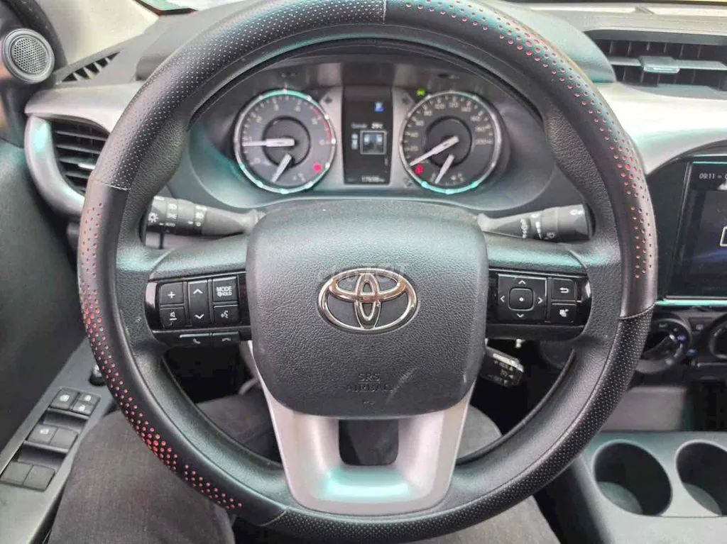 Toyota Hilux 2025 photo 4