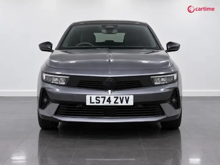 Vauxhall Astra 2024 photo 2