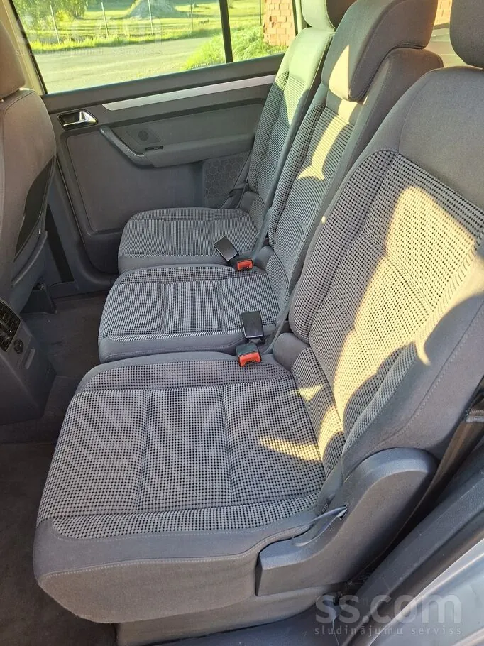 Volkswagen Touran 2004 photo 5