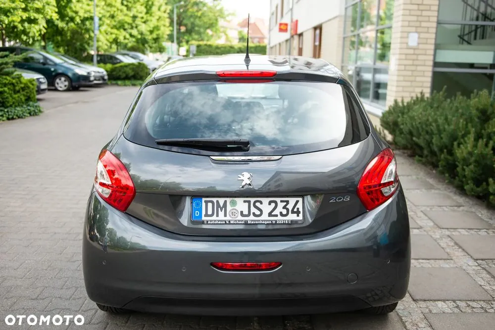 Peugeot 208 2015 photo 5