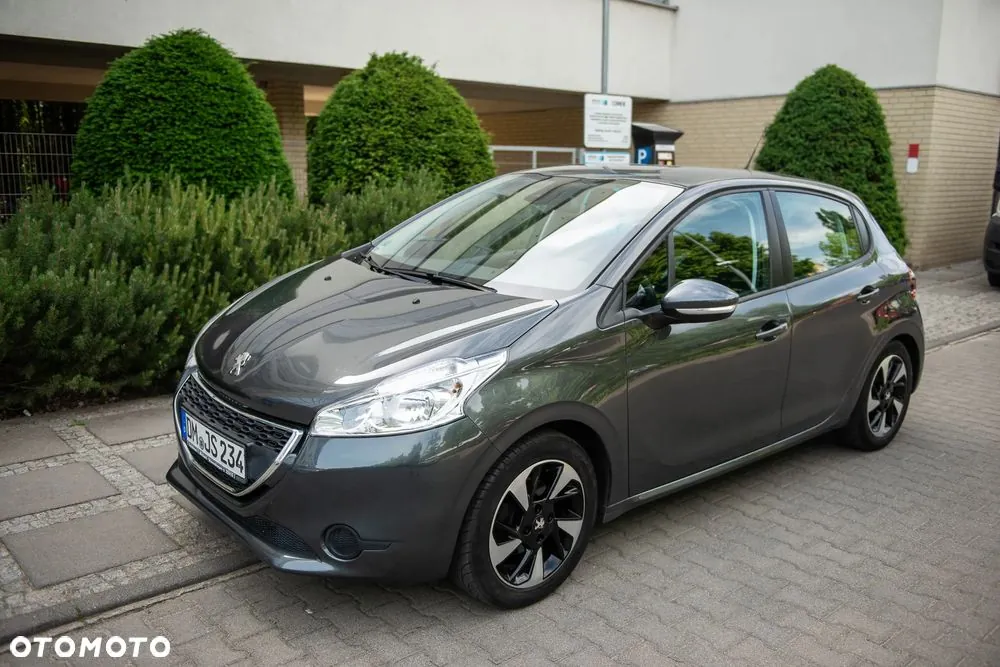 Peugeot 208 2015 photo 2