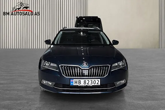 Skoda Superb 2018 photo 2