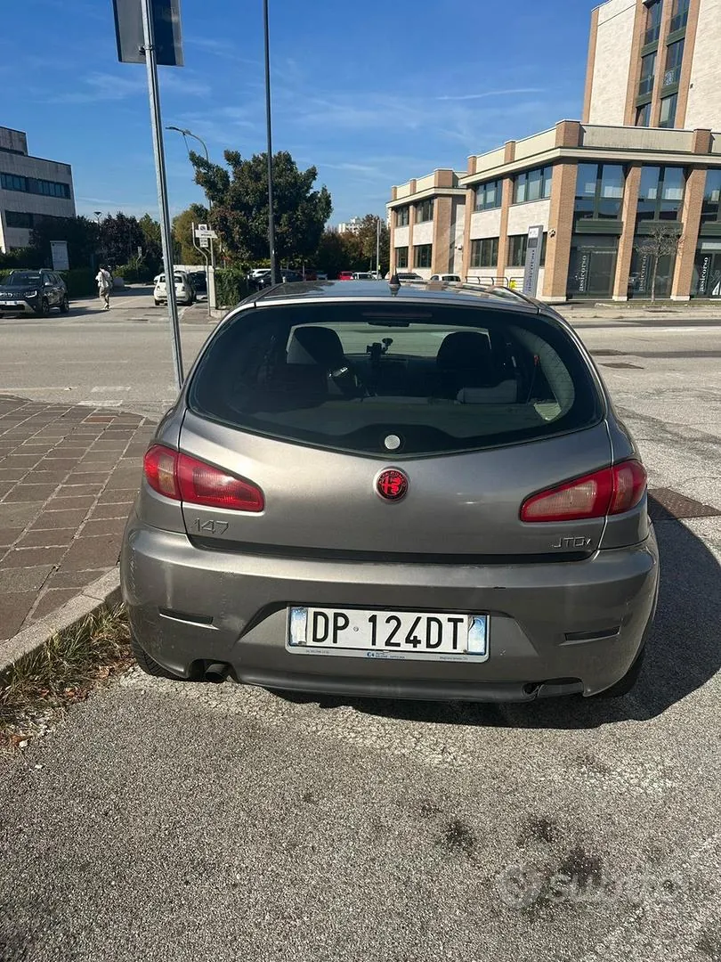 Alfa Romeo 147 2008 photo 2
