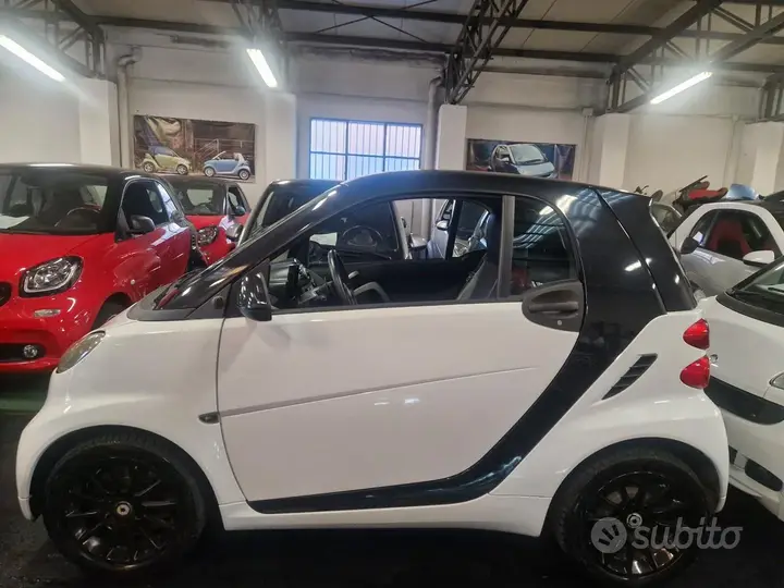 Smart Fortwo 2011 photo 2
