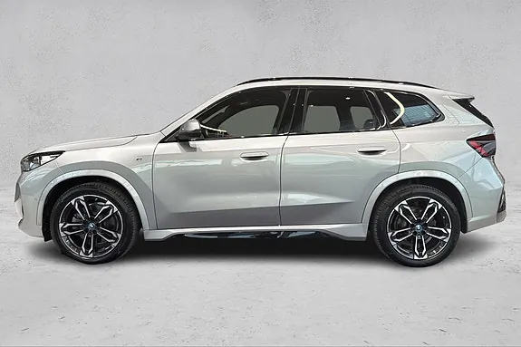 BMW Ix1 2025 photo 2