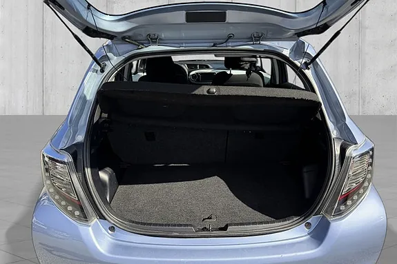 Toyota Yaris 2012 photo 4