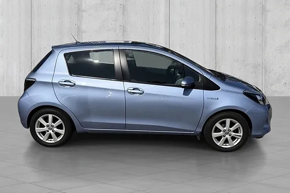 Toyota Yaris 2012 photo 2