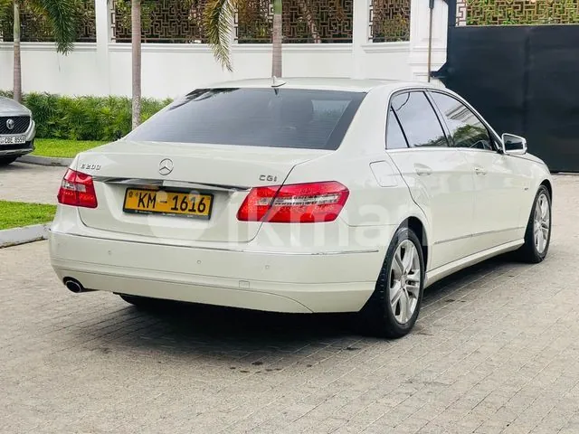 Mercedes-Benz E200 2010 photo 4