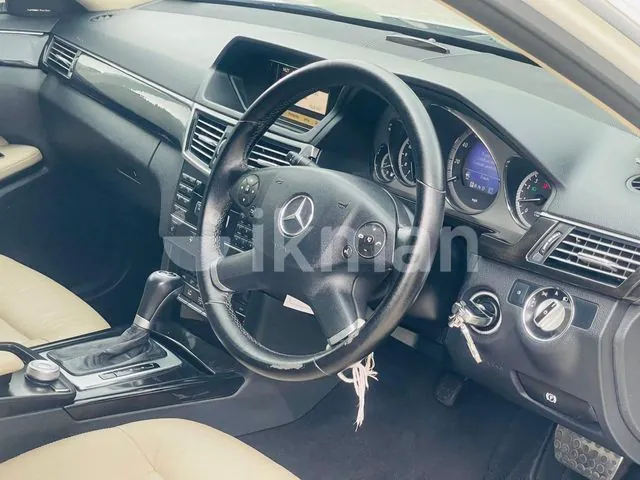 Mercedes-Benz E200 2010 photo 5