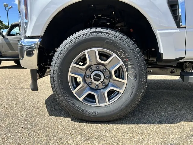 Ford Super Duty F-350 2026 photo 3