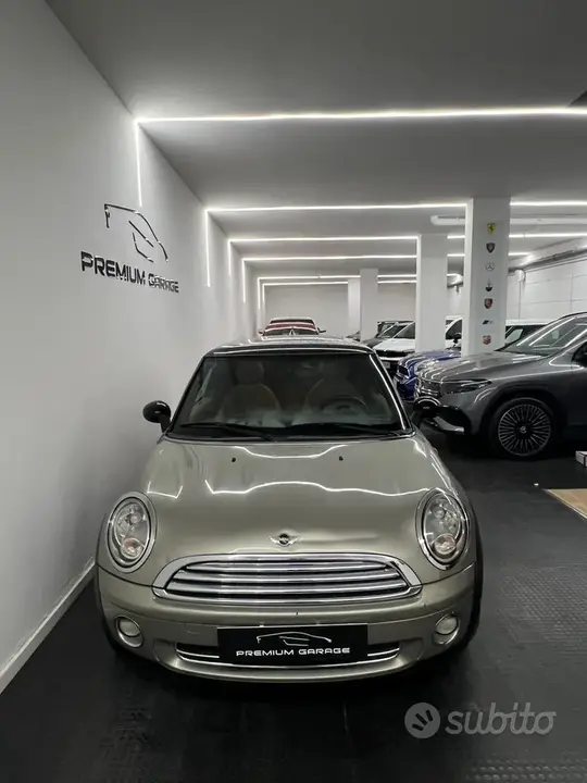 Mini Cooper 2010 photo 2