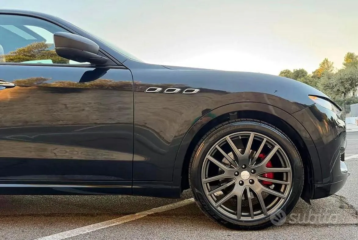 Maserati Levante 2017 photo 4